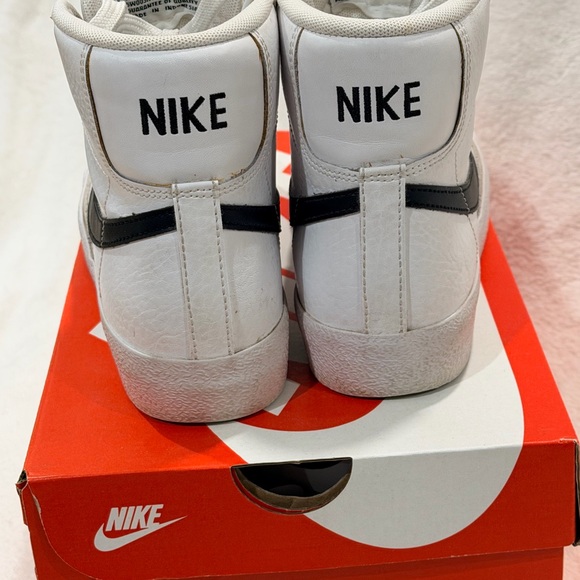 Nike Blazer Mid 77 GS High Top Leather Sneakers 3Y White Black - Picture 7 of 15